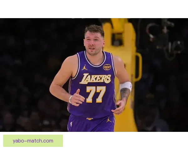 雷迪克赞东契奇末节表现堪称教科书 詹姆斯状态让自己感到身材走样